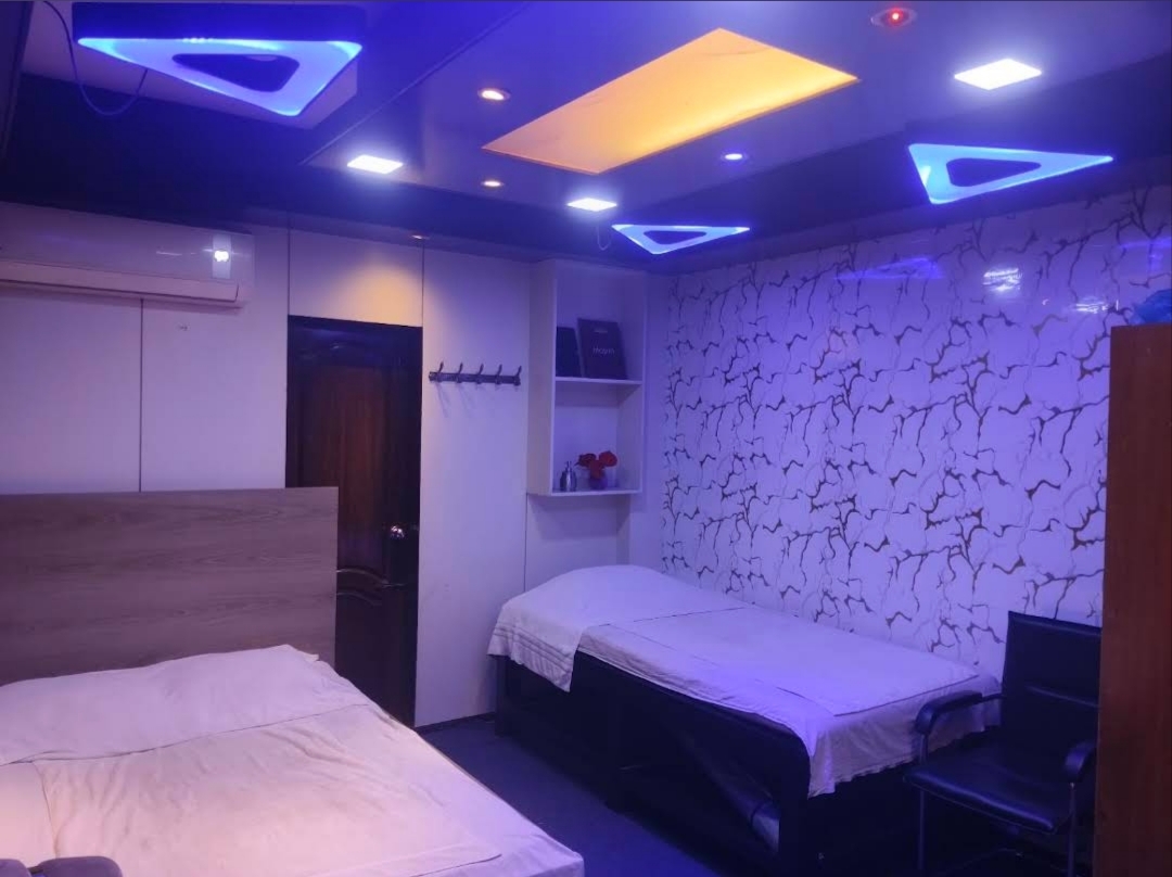 Family Room & Night